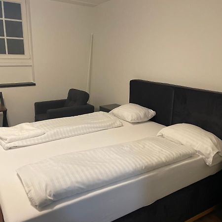 Lindas Beauty Hostel Цюрих Екстериор снимка